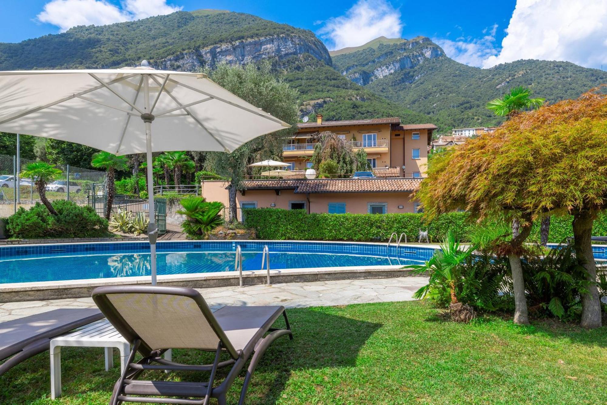 Albergo Villa Edy トレメッツォ エクステリア 写真
