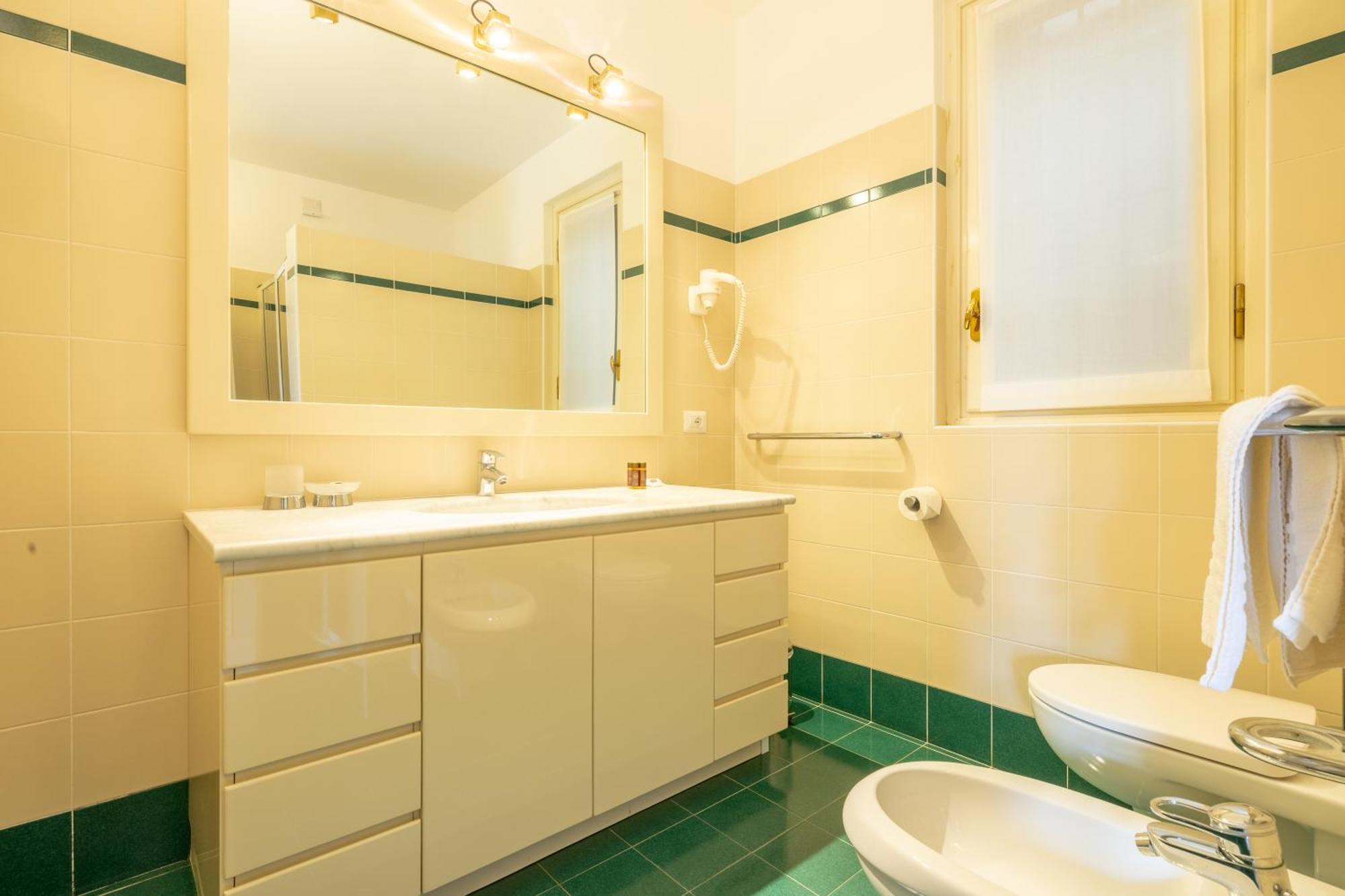 Albergo Villa Edy トレメッツォ エクステリア 写真