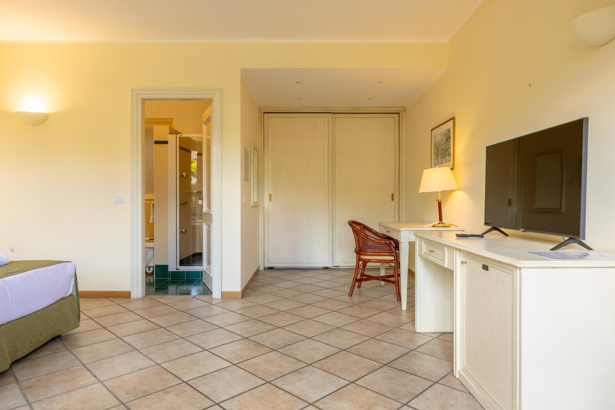 Albergo Villa Edy トレメッツォ エクステリア 写真