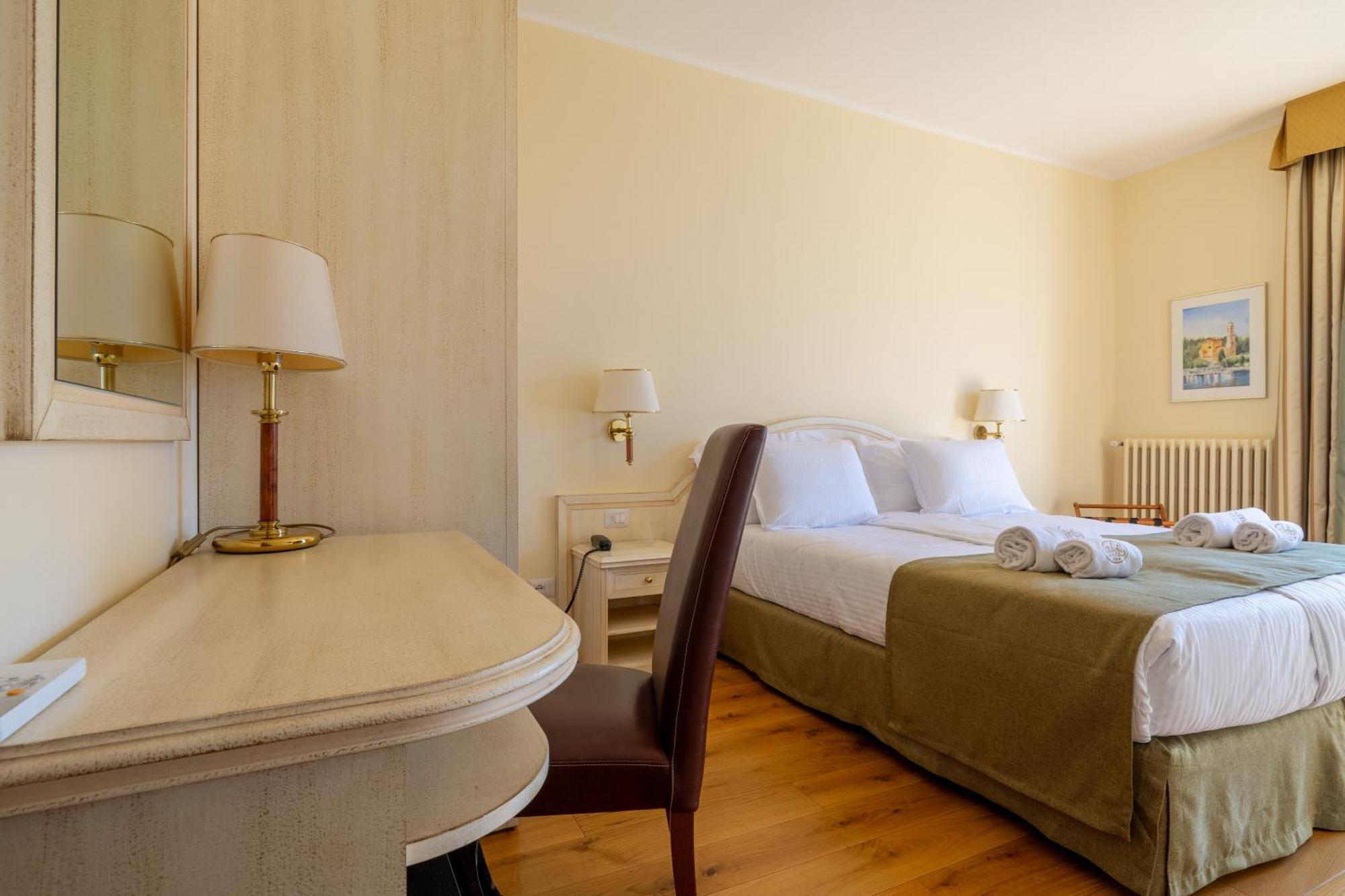 Albergo Villa Edy トレメッツォ エクステリア 写真