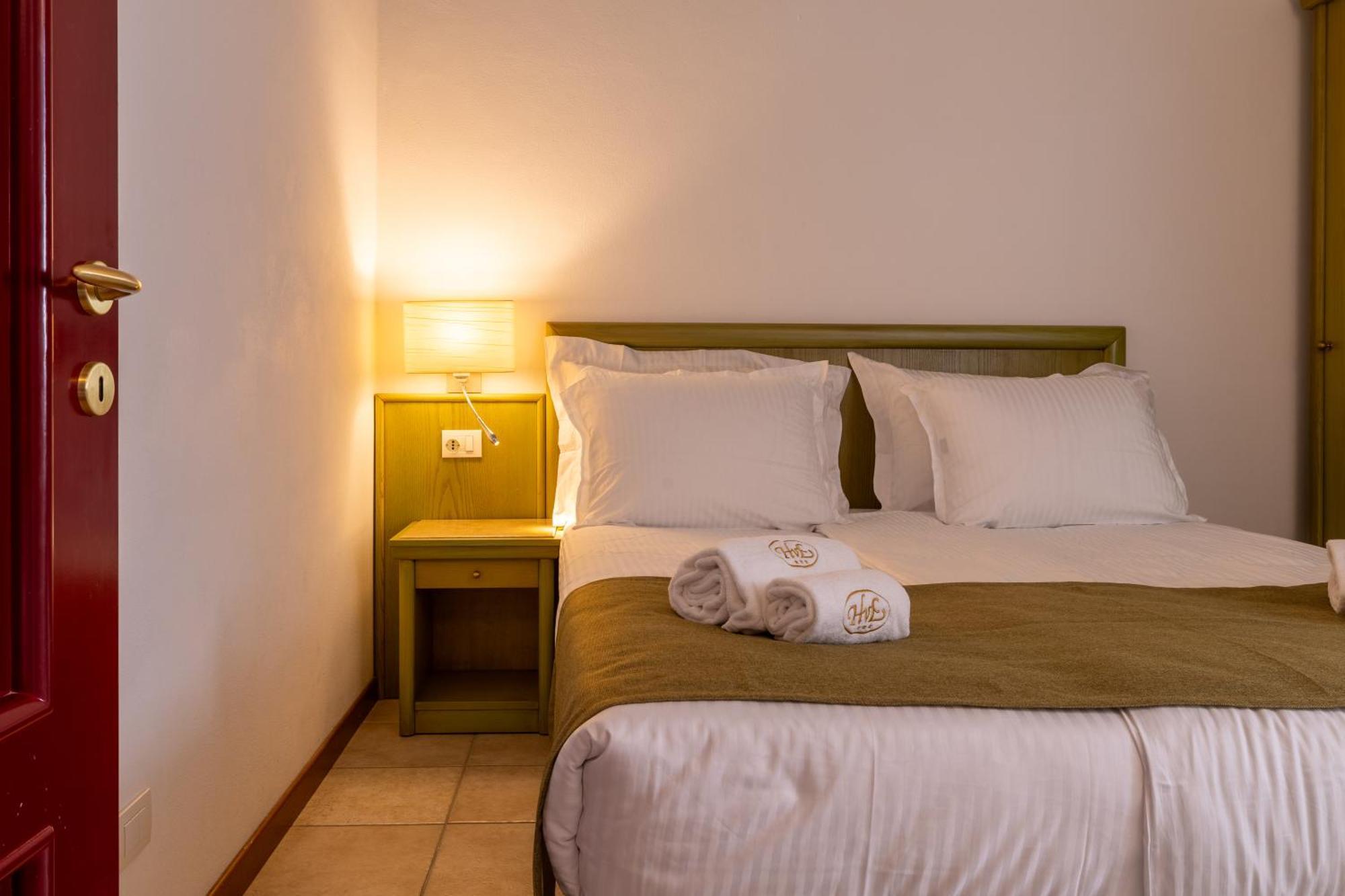 Albergo Villa Edy トレメッツォ エクステリア 写真