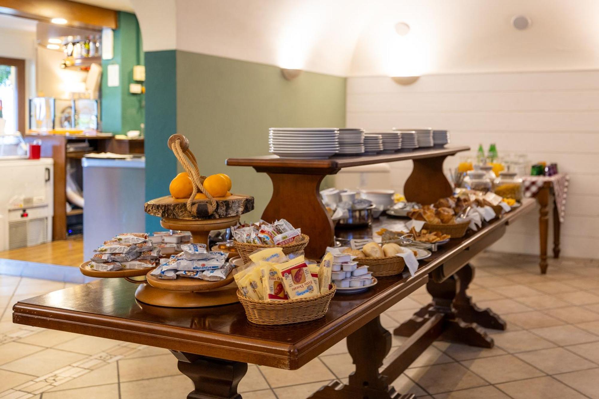 Albergo Villa Edy トレメッツォ エクステリア 写真
