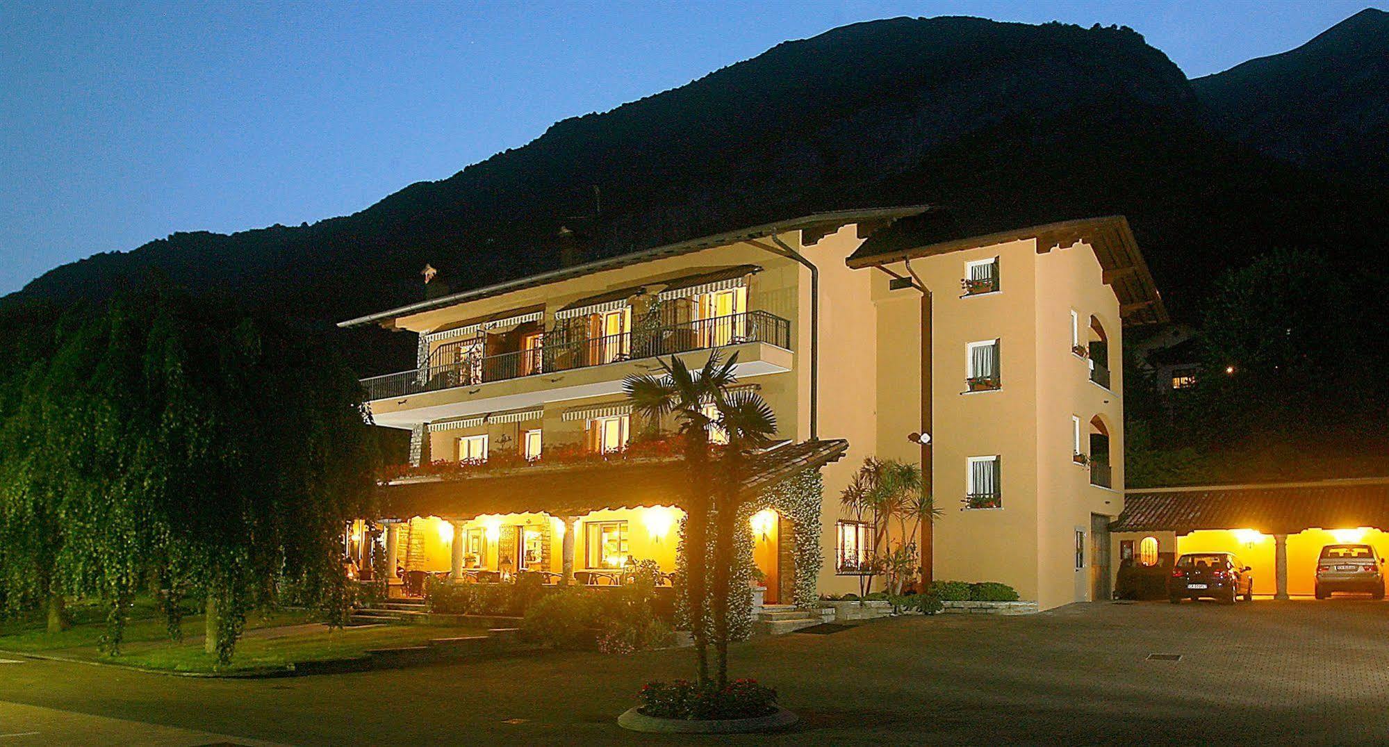 Albergo Villa Edy トレメッツォ エクステリア 写真